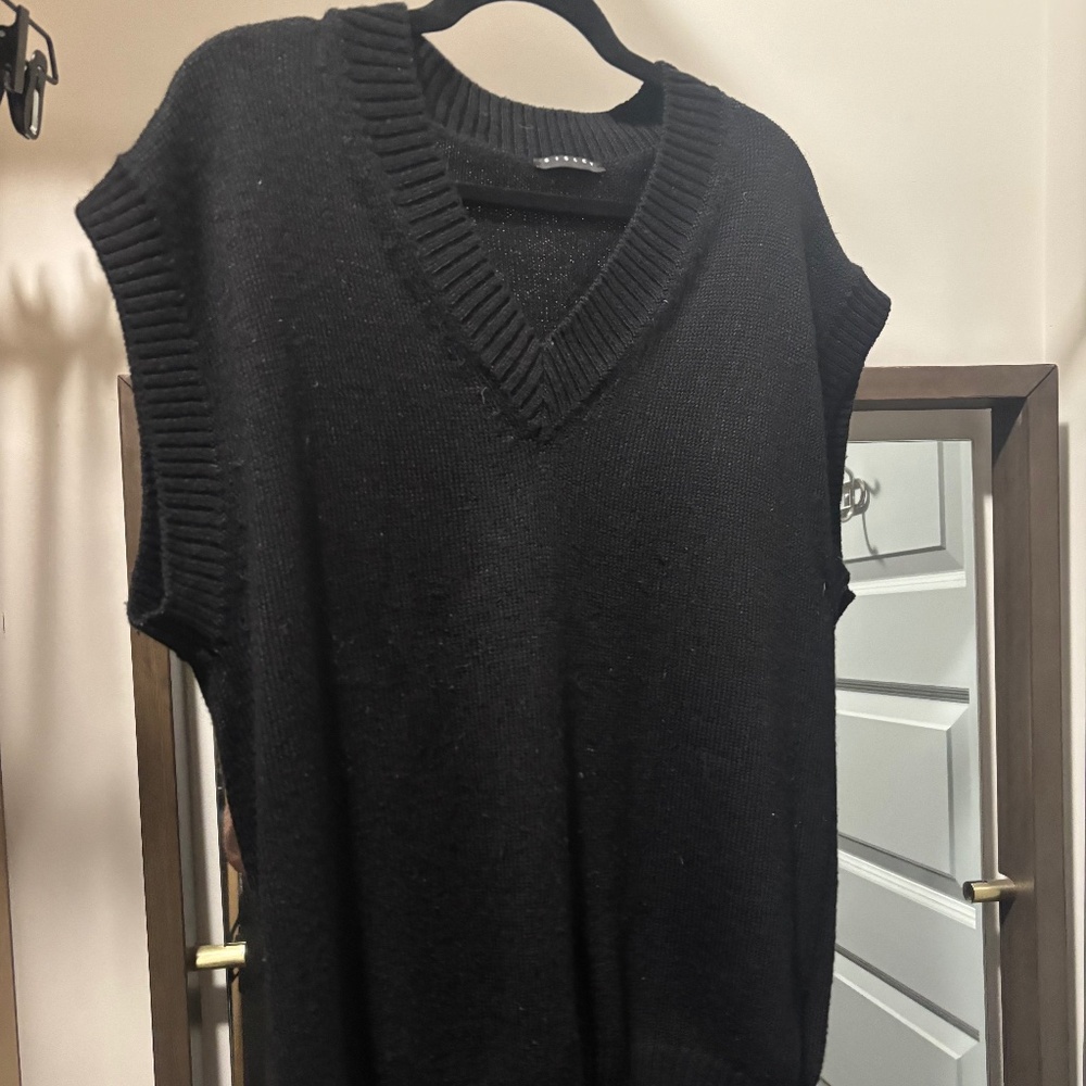Vintage V neck sleeveless